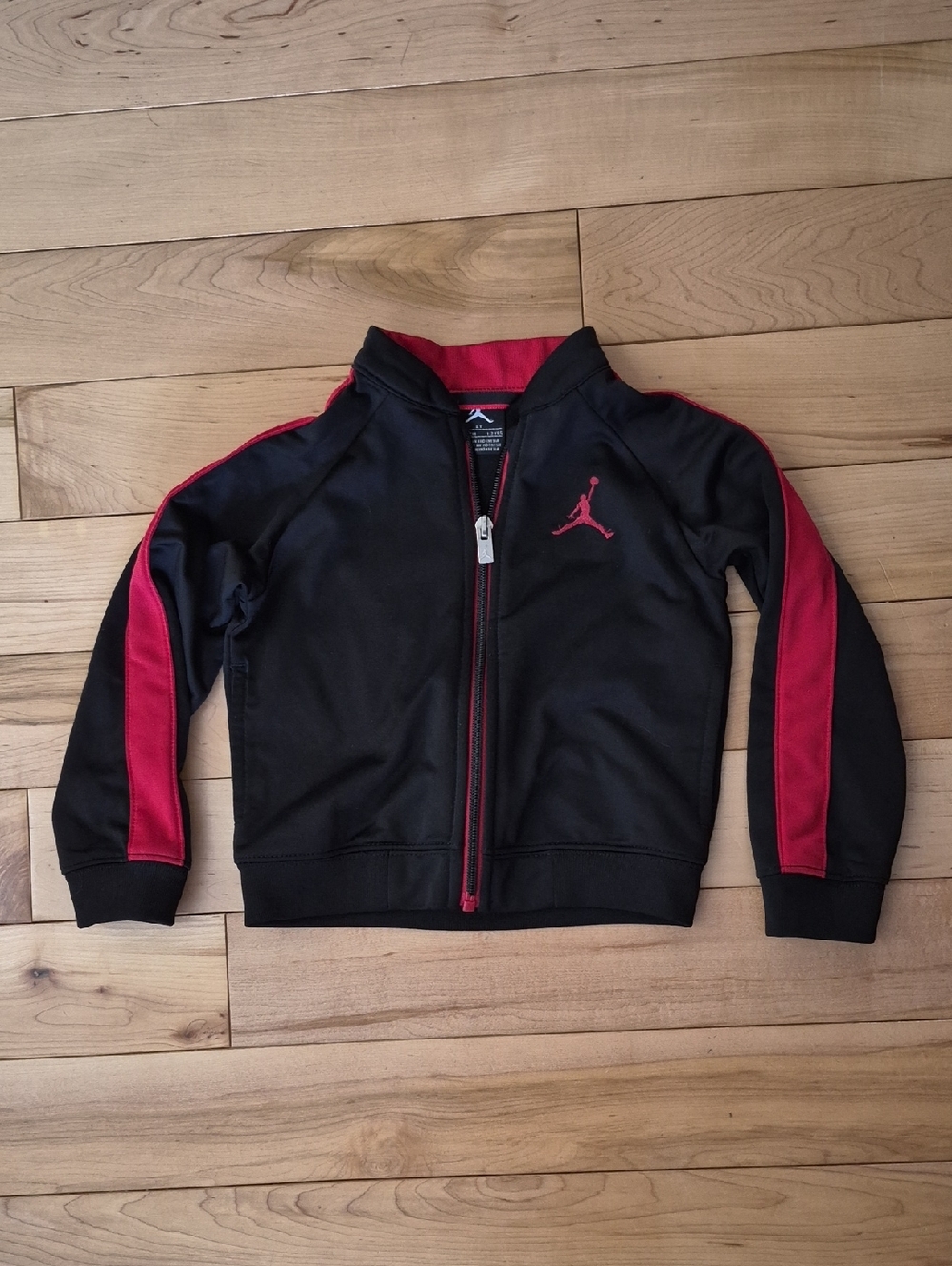 Boys Size 2T Jordan Black and Red Kids Track Jacket
